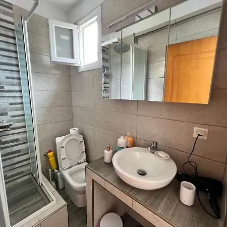 Mone نيا ميشانيونا