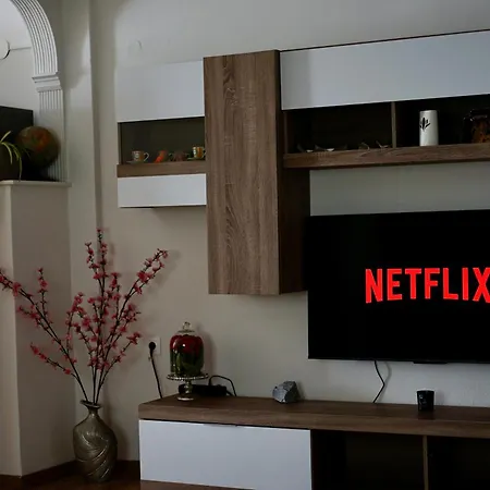 Mone * نيا ميشانيونا