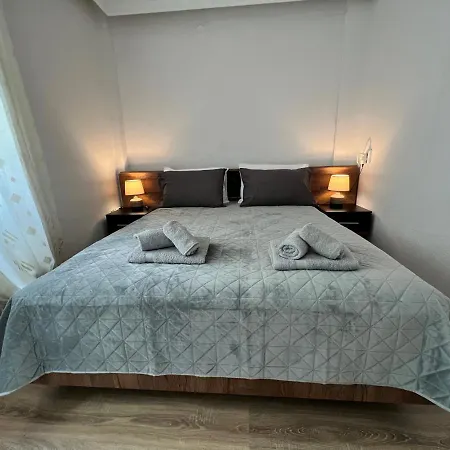 Mone Apartment *