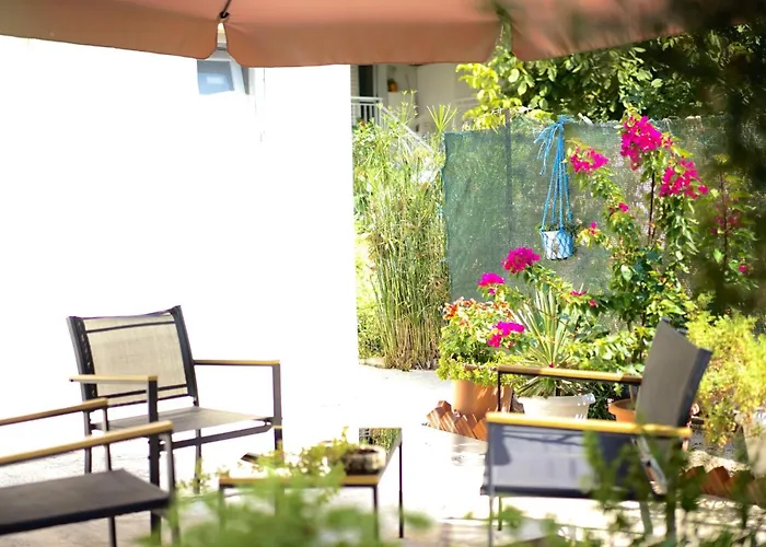 Mone * Nea Michaniona